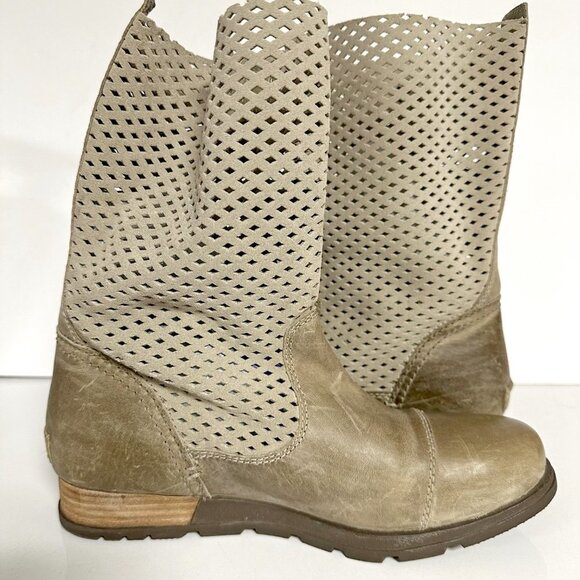Sorel Major Pull On Perforated Boot - Picture 8 of 11
